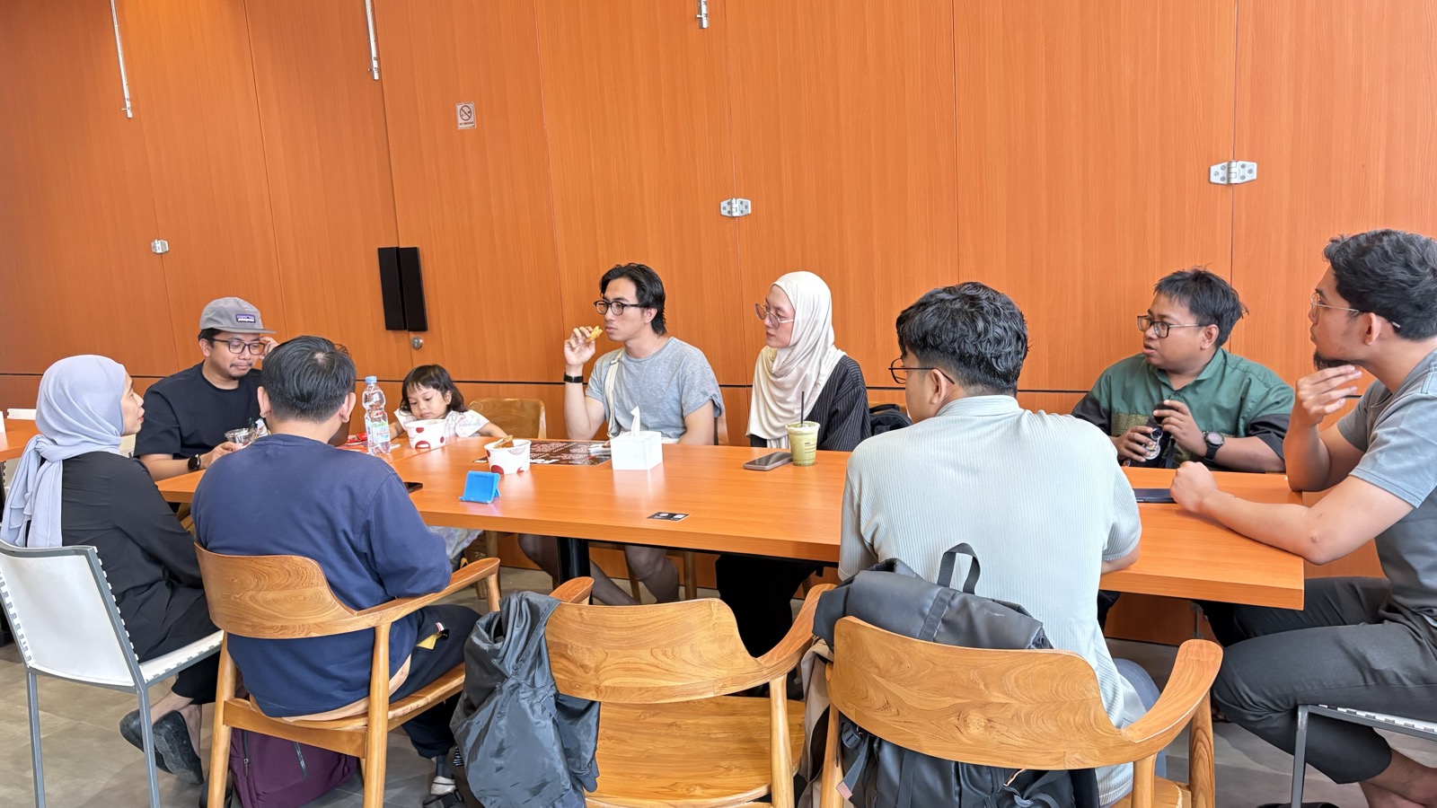 Sesi perkenalan anggota Marclub di Pandora